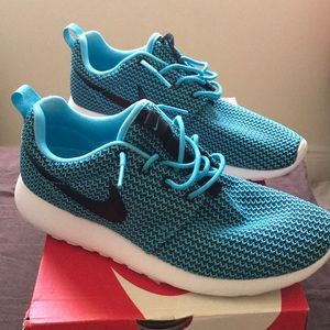 Blue Nike Roshes